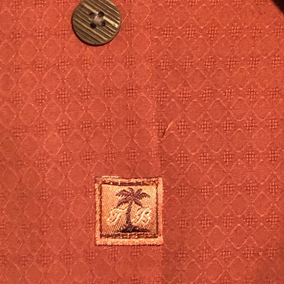 Tommy Bahama Camp Shirt. 100% silk XLT. Excellent condition too big so reposhing - Picture 5 of 6